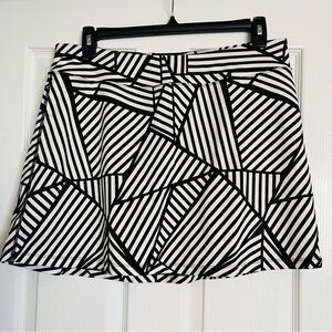 EUC Title Nine Black and White Geometric Tennis/Pickleball Skirt